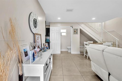 Propiedad comercial en venta en Fort Lauderdale, Florida № 1882134 - foto 29
