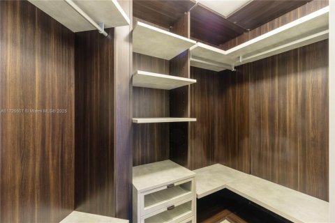 Condo in Miami, Florida, 2 bedrooms  № 1978395 - photo 12