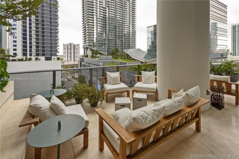 Condo in Miami, Florida, 2 bedrooms  № 1978395 - photo 29