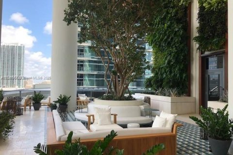 Condo in Miami, Florida, 2 bedrooms  № 1978395 - photo 26