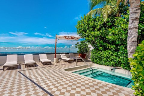 Condo in Miami, Florida, 2 bedrooms  № 1978395 - photo 25