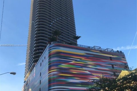 Condo in Miami, Florida, 2 bedrooms  № 1978395 - photo 4