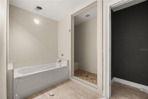 Casa en venta en Lake Mary, Florida, 4 dormitorios, 270.25 m2 № 2385733 - foto 18