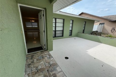 Villa ou maison à louer à Port Richey, Floride: 2 chambres, 131.55 m2 № 1744375 - photo 3