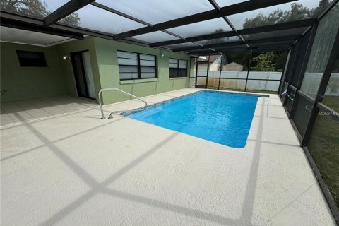 Villa ou maison à louer à Port Richey, Floride: 2 chambres, 131.55 m2 № 1744375 - photo 6