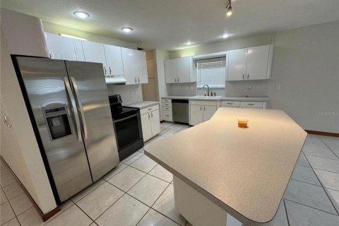 Villa ou maison à louer à Port Richey, Floride: 2 chambres, 131.55 m2 № 1744375 - photo 25