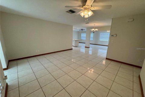 Villa ou maison à louer à Port Richey, Floride: 2 chambres, 131.55 m2 № 1744375 - photo 30