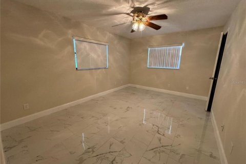 Villa ou maison à louer à Port Richey, Floride: 2 chambres, 131.55 m2 № 1744375 - photo 15