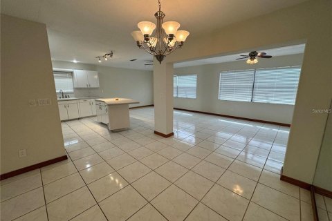Villa ou maison à louer à Port Richey, Floride: 2 chambres, 131.55 m2 № 1744375 - photo 28