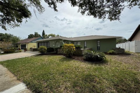 Villa ou maison à louer à Port Richey, Floride: 2 chambres, 131.55 m2 № 1744375 - photo 1