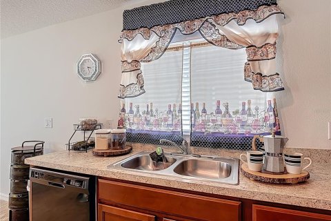 Villa ou maison à vendre à Kissimmee, Floride: 3 chambres, 144.74 m2 № 1678186 - photo 12
