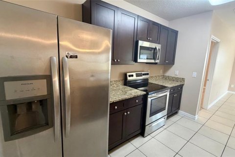 Villa ou maison à louer à Tavares, Floride: 3 chambres, 157 m2 № 2113721 - photo 10