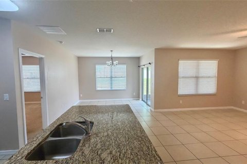 Villa ou maison à louer à Tavares, Floride: 3 chambres, 157 m2 № 2113721 - photo 7