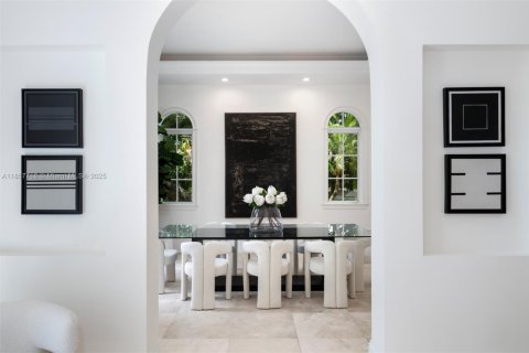 Villa ou maison à louer à Pinecrest, Floride: 9 chambres, 822.65 m2 № 1890021 - photo 3