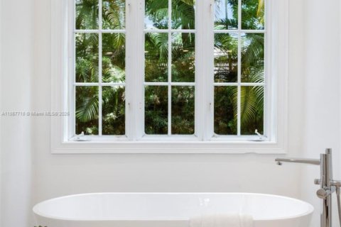 Villa ou maison à louer à Pinecrest, Floride: 9 chambres, 822.65 m2 № 1890021 - photo 29