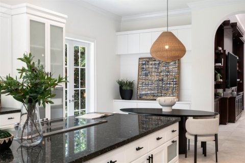 Villa ou maison à louer à Pinecrest, Floride: 9 chambres, 822.65 m2 № 1890021 - photo 19