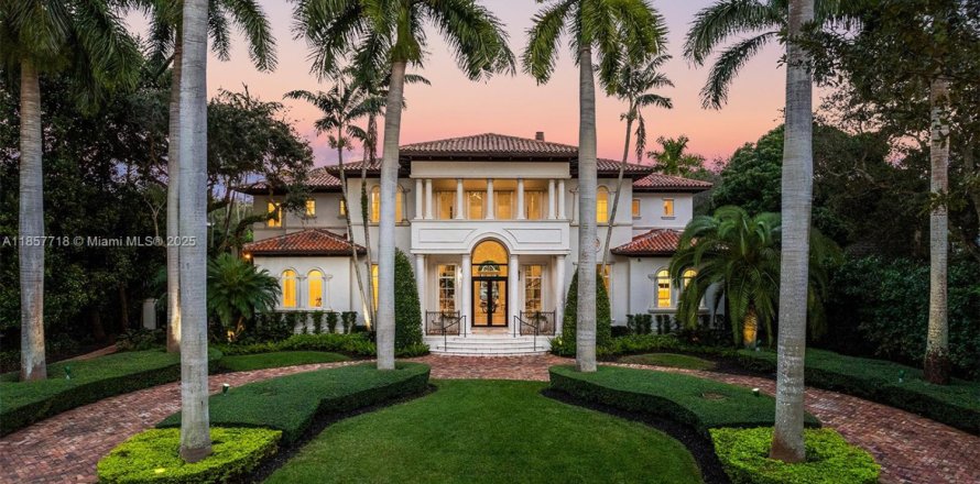 Villa ou maison à Pinecrest, Floride 9 chambres, 822.65 m2 № 1890021
