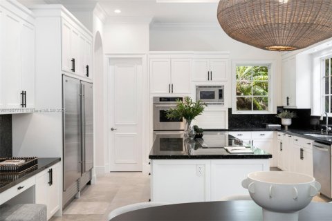 Villa ou maison à louer à Pinecrest, Floride: 9 chambres, 822.65 m2 № 1890021 - photo 4
