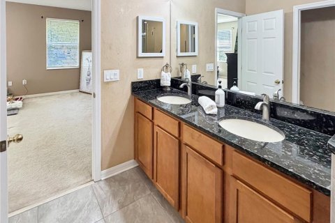 Townhouse in Tampa, Florida 3 bedrooms, 171.31 sq.m. № 2427487 - photo 18