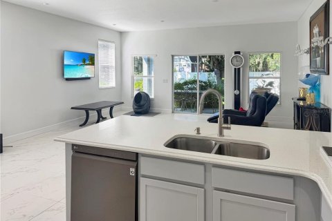 Townhouse in Tampa, Florida 3 bedrooms, 171.31 sq.m. № 2427487 - photo 6