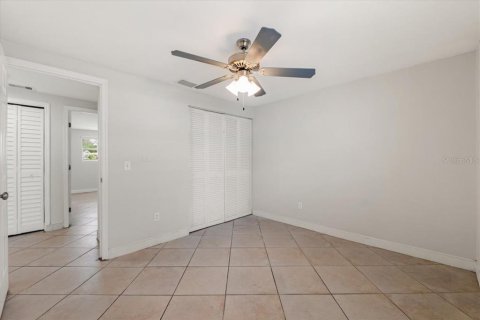 House in Tampa, Florida 3 bedrooms, 154.59 sq.m. № 1869451 - photo 17