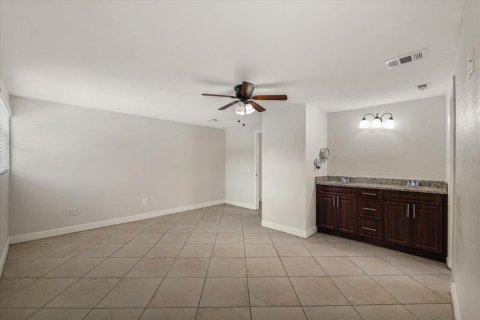 House in Tampa, Florida 3 bedrooms, 154.59 sq.m. № 1869451 - photo 19
