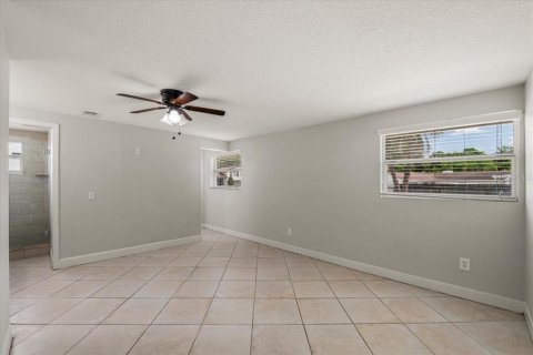 House in Tampa, Florida 3 bedrooms, 154.59 sq.m. № 1869451 - photo 18