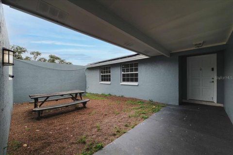 House in Tampa, Florida 3 bedrooms, 154.59 sq.m. № 1869451 - photo 5