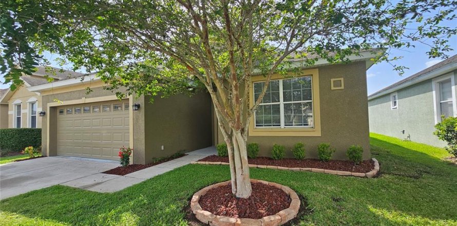 House in Lakeland, Florida 4 bedrooms, 198.16 sq.m. № 1781200