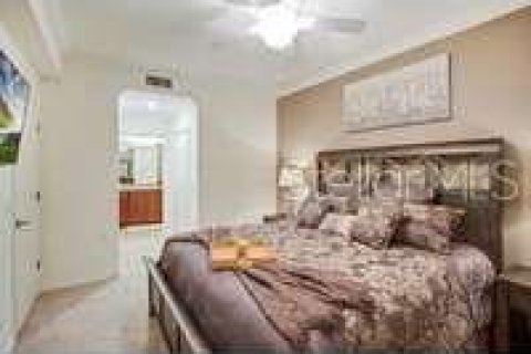 Condo in Bradenton, Florida, 2 bedrooms in LAKEWOOD NATIONAL  № 1747118 - photo 16
