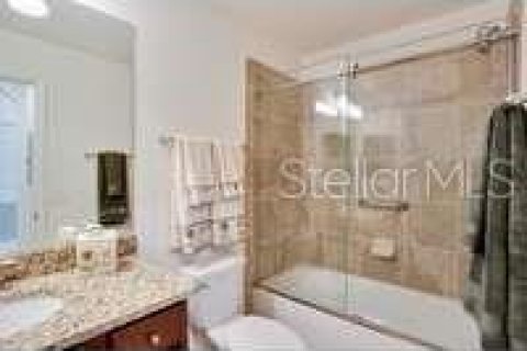 Condo in Bradenton, Florida, 2 bedrooms in LAKEWOOD NATIONAL  № 1747118 - photo 5