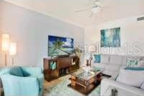 Condo in Bradenton, Florida, 2 bedrooms in LAKEWOOD NATIONAL  № 1747118 - photo 9