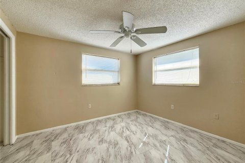 Casa en alquiler en New Port Richey, Florida, 2 dormitorios, 66.89 m2 № 2116155 - foto 7