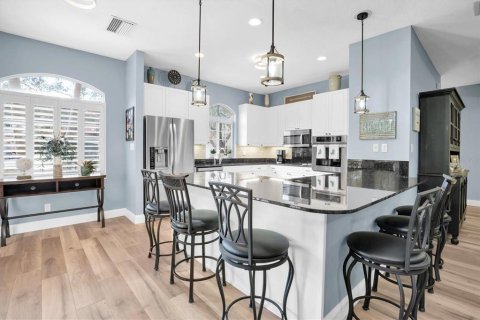 Townhouse in Saint Petersburg, Florida 3 bedrooms, 243.96 sq.m. № 1577401 - photo 9