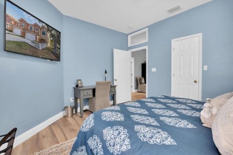 Townhouse in Saint Petersburg, Florida 3 bedrooms, 243.96 sq.m. № 1577401 - photo 26