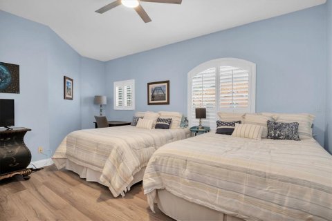 Townhouse in Saint Petersburg, Florida 3 bedrooms, 243.96 sq.m. № 1577401 - photo 28
