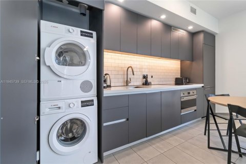 Купить кондоминиум в Майами, Флорида 2 спальни, 60.11м2, № 2054762 - фото 23