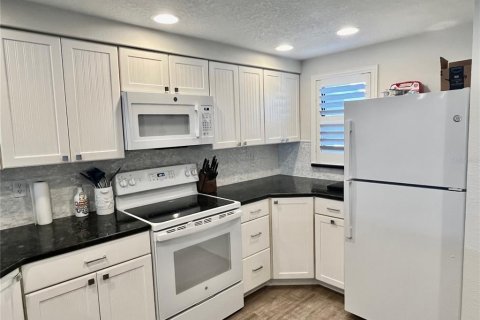Copropriété à louer à New Smyrna Beach, Floride: 2 chambres, 104.98 m2 № 2155493 - photo 15