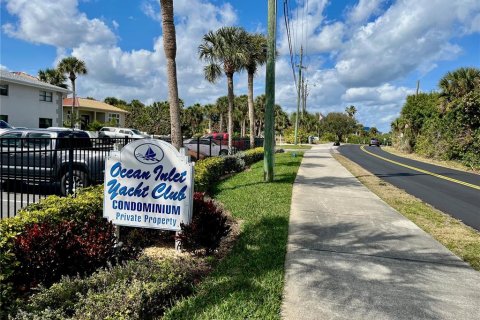 Condominio en New Smyrna Beach, Florida, 2 dormitorios № 2155493
