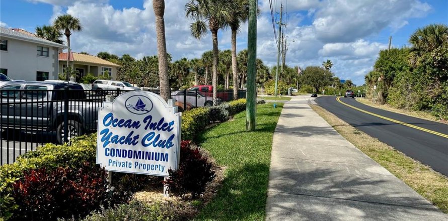 Condo à New Smyrna Beach, Floride, 2 chambres  № 2155493