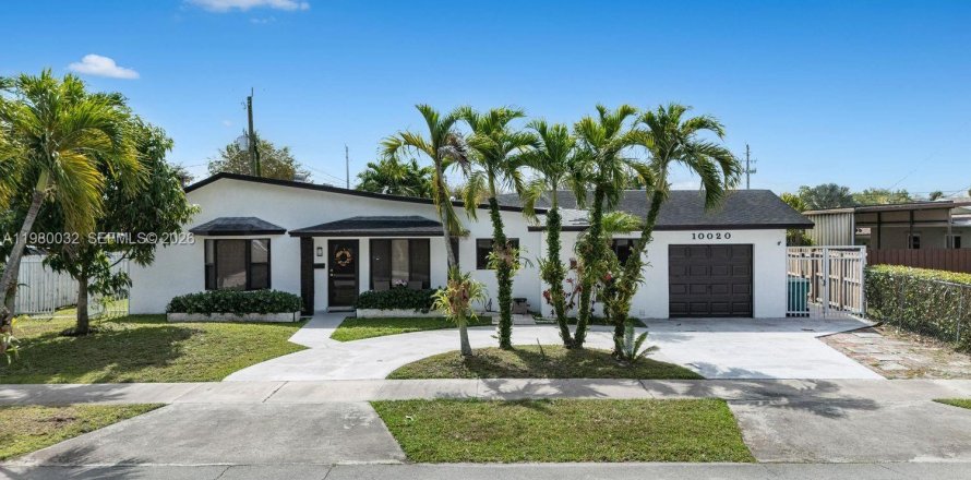 House in Miami, Florida 4 bedrooms, 207.36 sq.m. № 2049330