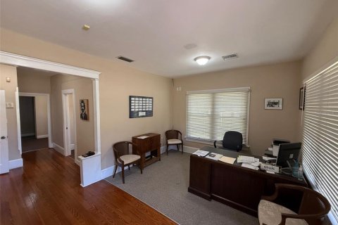 Commercial property in Gainesville, Florida 118.91 sq.m. № 1526294 - photo 4