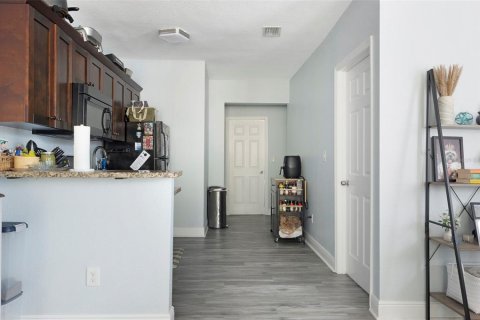 Commercial property in Saint Petersburg, Florida 4 bedrooms, 176.61 sq.m. № 2229822 - photo 24