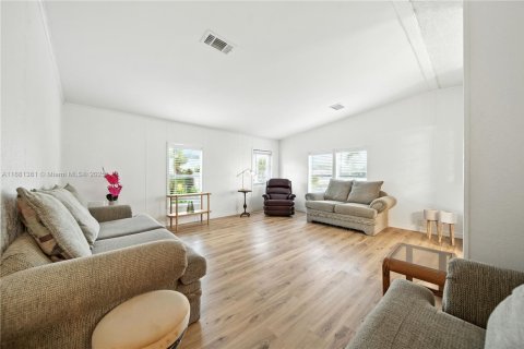 Apartamento en alquiler en Homestead, Florida, 2 dormitorios, 991.73 m2 № 2013790 - foto 13