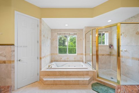 Villa ou maison à vendre à Pinecrest, Floride: 4 chambres, 251.67 m2 № 2053306 - photo 25