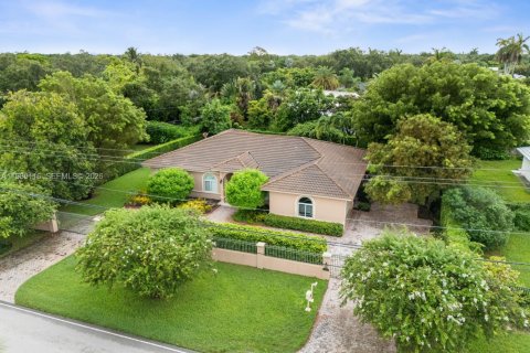 Villa ou maison à vendre à Pinecrest, Floride: 4 chambres, 251.67 m2 № 2053306 - photo 2