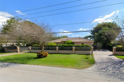 Villa ou maison à Pinecrest, Floride 4 chambres, 251.67 m2 № 2053306