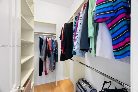 Villa ou maison à vendre à Pinecrest, Floride: 4 chambres, 251.67 m2 № 2053306 - photo 29