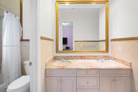 Villa ou maison à vendre à Pinecrest, Floride: 4 chambres, 251.67 m2 № 2053306 - photo 22