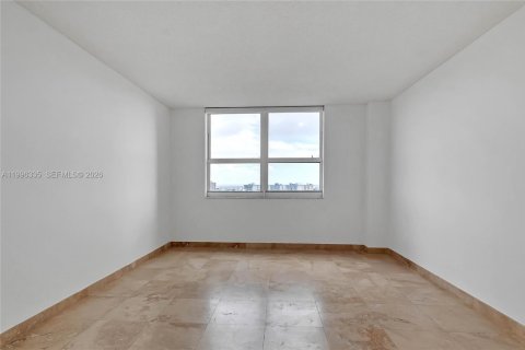 Condo in Miami Beach, Florida, 2 bedrooms  № 2066827 - photo 14